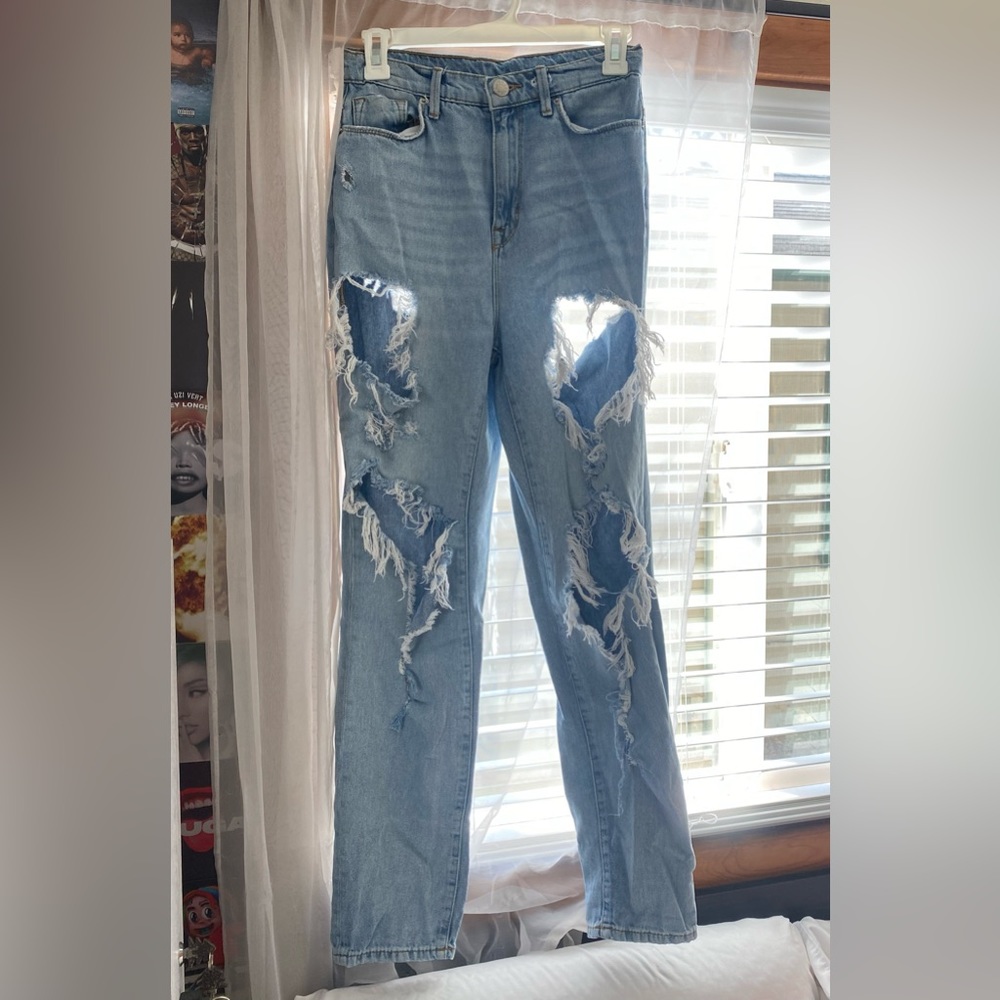BDG • Ripped Jeans